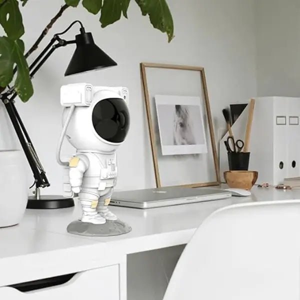 AstroGlow - LED Galaxy Astronaut Projector - ledoons